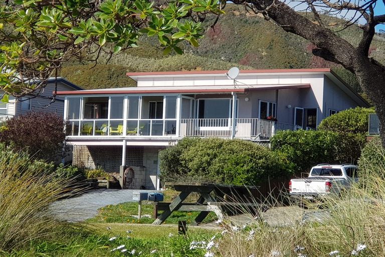 Photo of property in 1110 Abel Tasman Drive, Ligar Bay, Takaka, 7183