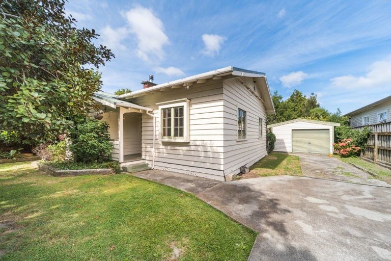 Photo of property in 16 Ngaio Street, West End, Palmerston North, 4412