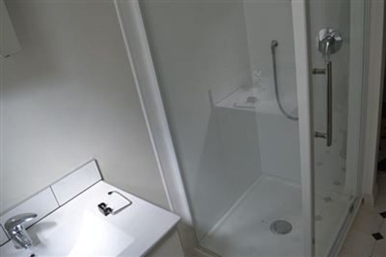 Photo of property in 19 Austin Street, Mount Victoria, Wellington, 6011