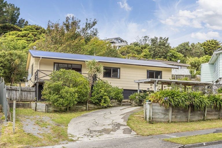 Photo of property in 68 Omapere Street, Whitby, Porirua, 5024