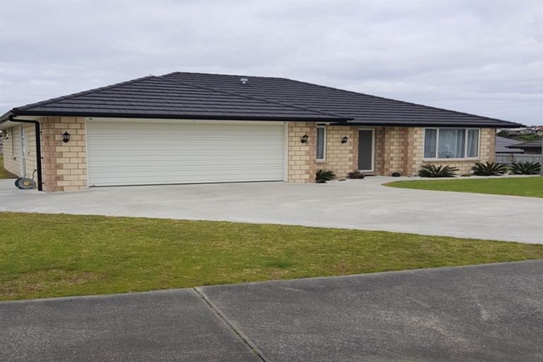 Photo of property in 72 Tamure Place, Ruakaka, 0116