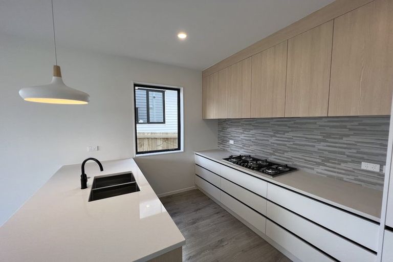 Photo of property in 38a Mcwhirters Farm Lane, Massey, Auckland, 0614