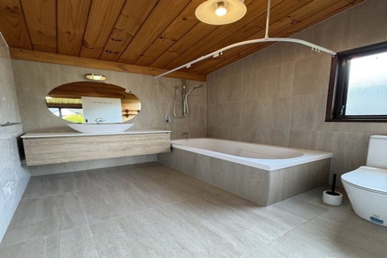 Photo of property in 6 Bronzewing Terrace, Unsworth Heights, Auckland, 0632