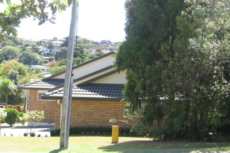 Photo of property in 7 Lyons Avenue, Murrays Bay, Auckland, 0630