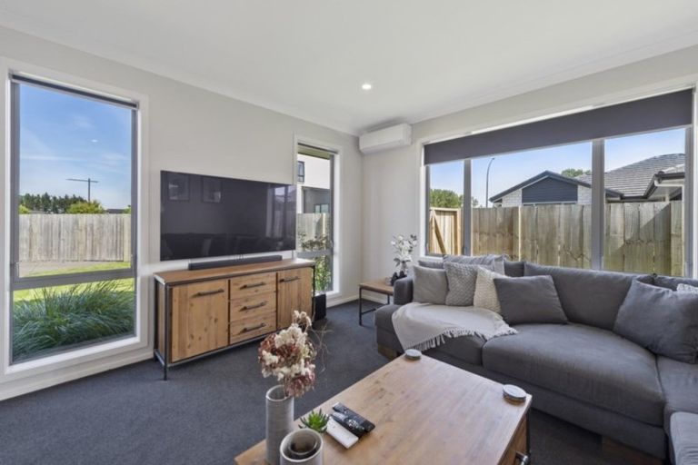 Photo of property in 22 Helen June Avenue, Flagstaff, Hamilton, 3210