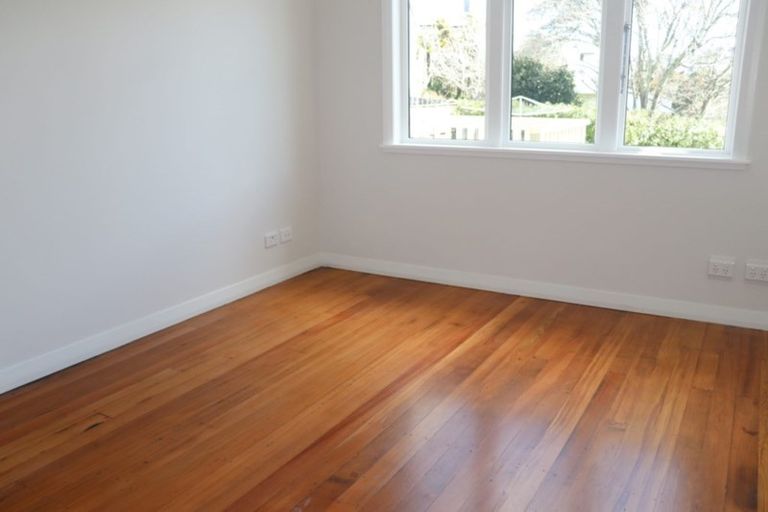 Photo of property in 19 Homebush Road, Khandallah, Wellington, 6035