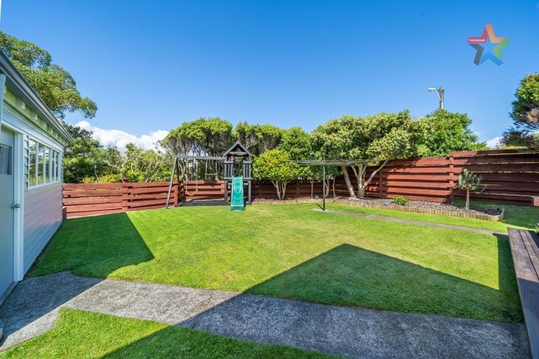 Photo of property in 8 Cherry Blossom Grove, Maungaraki, Lower Hutt, 5010