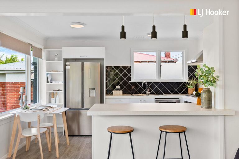 Photo of property in 1 Glendevon Place, Vauxhall, Dunedin, 9013