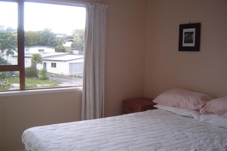 Photo of property in 28 King Richard Place, Browns Bay, Auckland, 0630