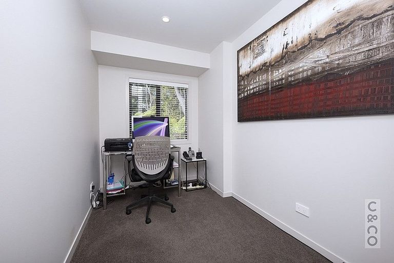 Photo of property in 22c Sunnyvale Road, Swanson, Auckland, 0614