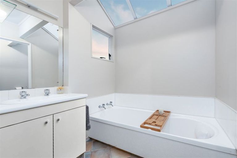 Photo of property in 1/20 Kirby Street, Glendene, Auckland, 0602