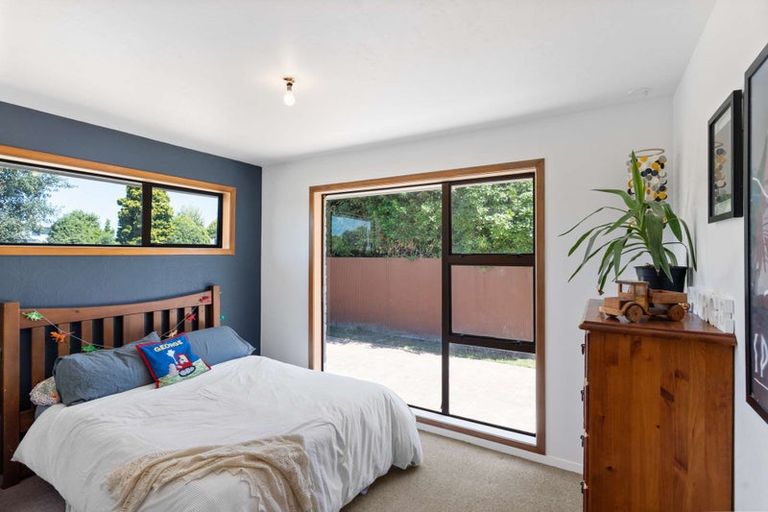 Photo of property in 22 Woodend Road, Woodend, 7610