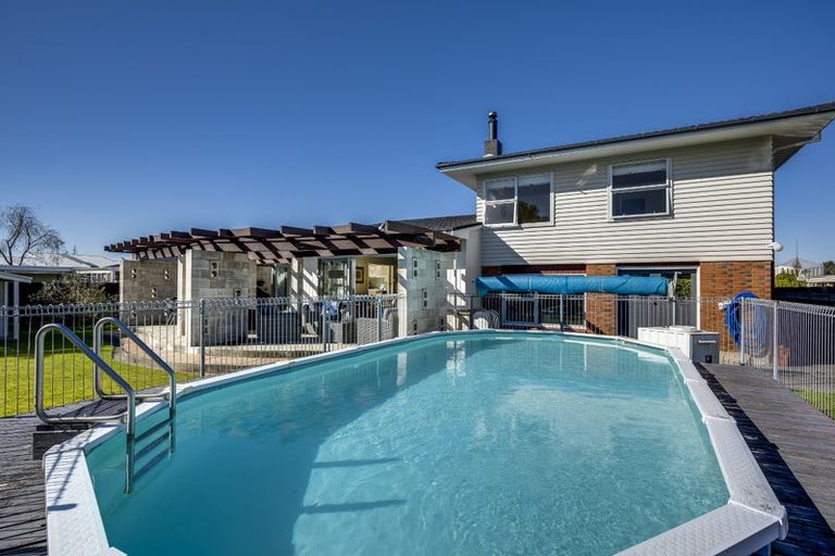 Photo of property in 9 Upham Crescent, Taradale, Napier, 4112