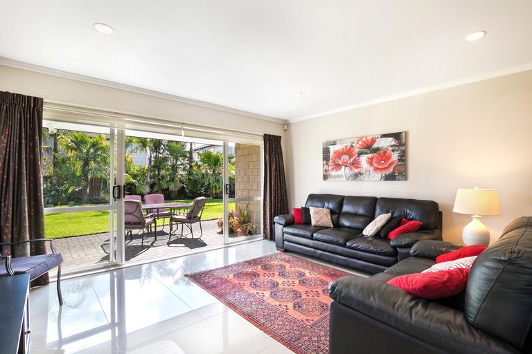 Photo of property in 19 Wawatai Drive, Karaka, Papakura, 2113