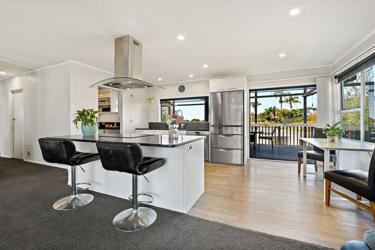 Photo of property in 3 Rehia Road, Massey, Auckland, 0614