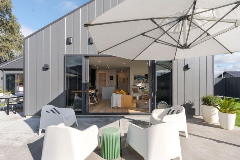 Photo of property in 24 Plains Avenue, Masterton, 5810