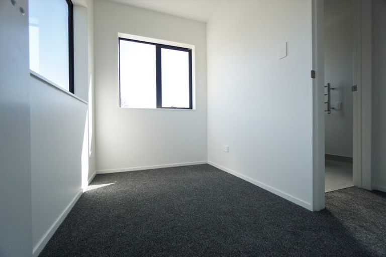 Photo of property in 1/22 Takapu Street, Henderson, Auckland, 0612
