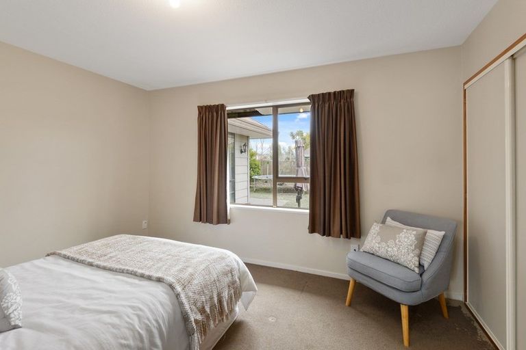 Photo of property in 21 Forest Park Place, Parklands, Christchurch, 8083