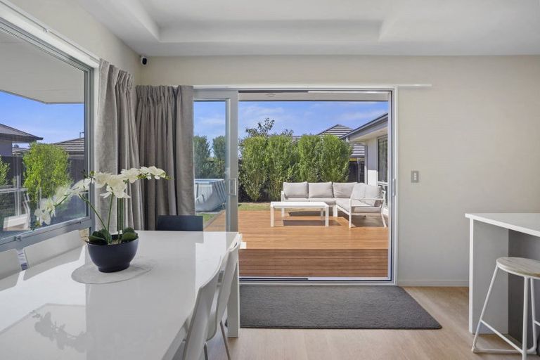 Photo of property in 11 Whitau Place, Marshland, Christchurch, 8083