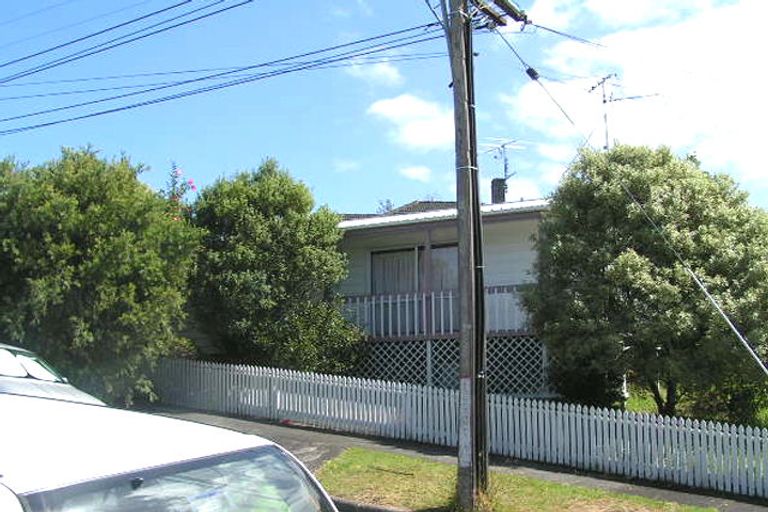 Photo of property in 8a Nutsey Avenue, Northcote, Auckland, 0627