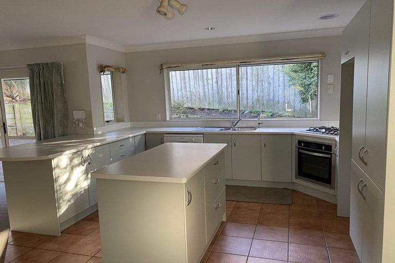 Photo of property in 1/15 Roys Road, Weymouth, Auckland, 2103