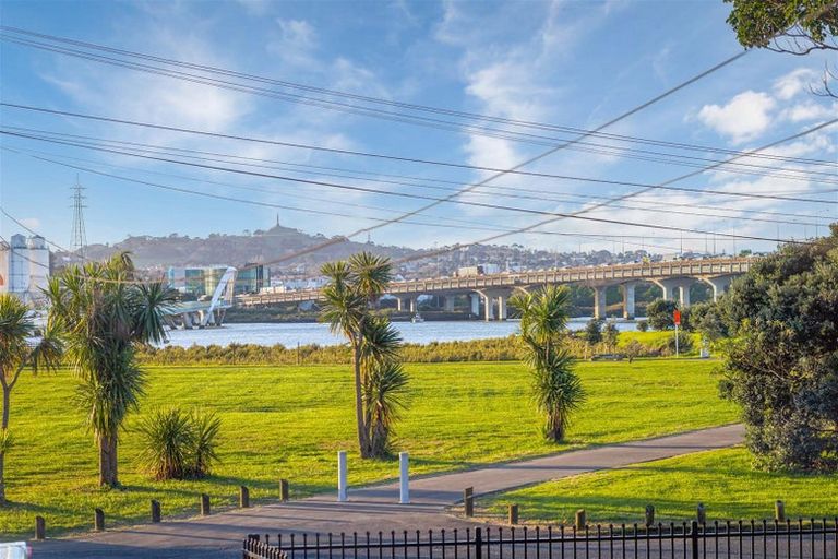 Photo of property in 7 Waterfront Road, Mangere Bridge, Auckland, 2022