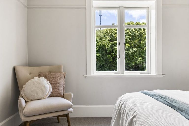 Photo of property in 17 Waikowhai Street, Ngaio, Wellington, 6035