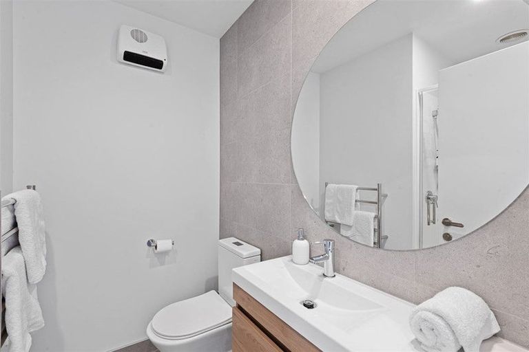 Photo of property in 6/12 New Brighton Road, Shirley, Christchurch, 8061