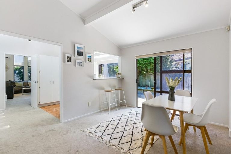 Photo of property in 30 Sandgate Avenue, Botany Downs, Auckland, 2010