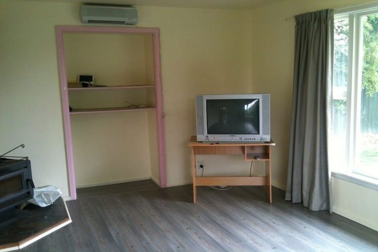 Photo of property in 92 Springs Road, Hornby, Christchurch, 8042