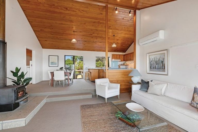 Photo of property in 9 Kohu Street, Orewa, 0931