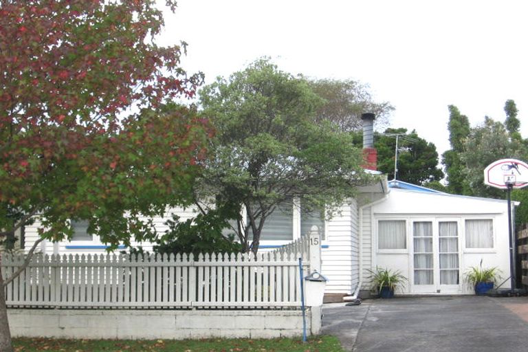 Photo of property in 15 Duncan Avenue, Te Atatu South, Auckland, 0610