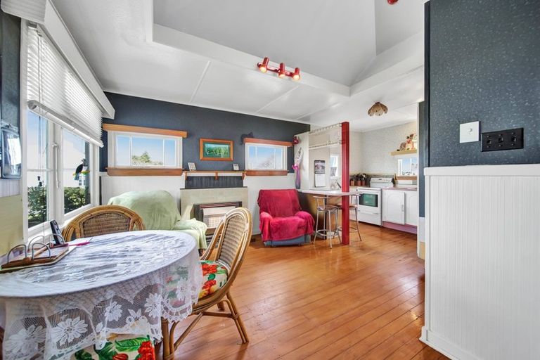 Photo of property in 37 Cracroft Street, Waitara, 4320