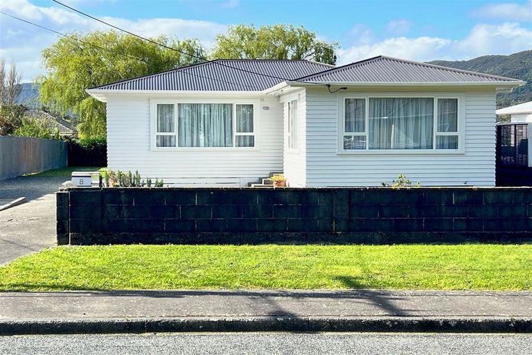 Photo of property in 8 Hay Street, Wainuiomata, Lower Hutt, 5014