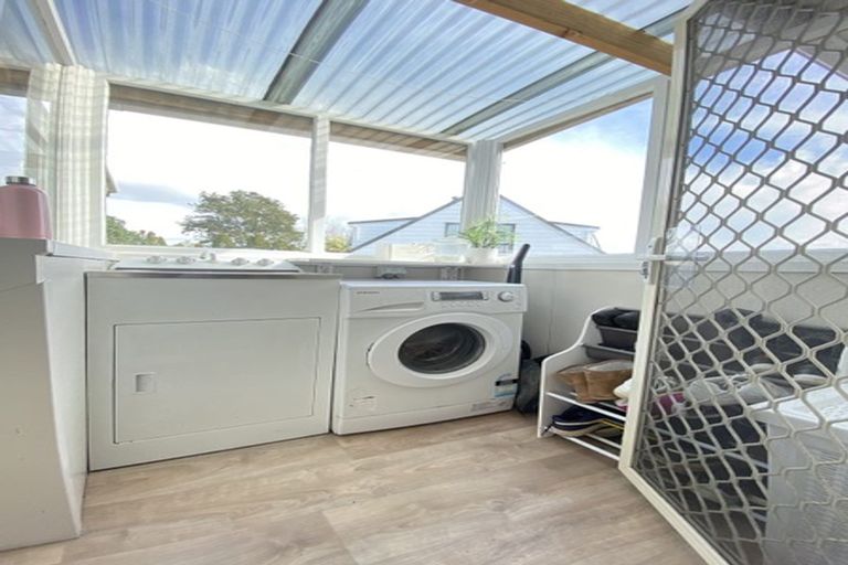 Photo of property in 9 Dalwhinnie Parade, Highland Park, Auckland, 2010