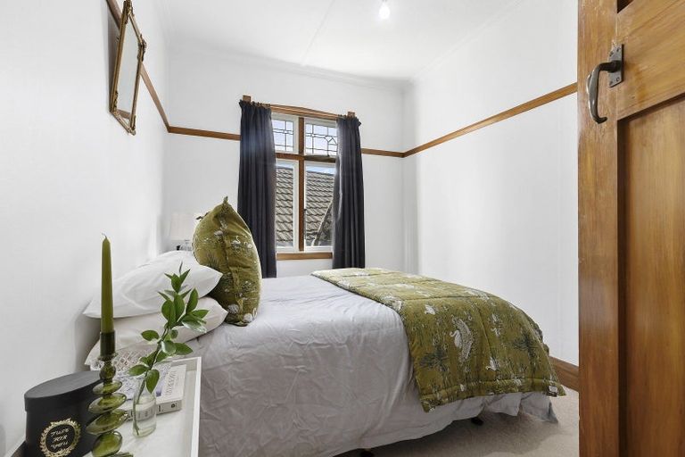 Photo of property in 39 Sutherland Crescent, Melrose, Wellington, 6023