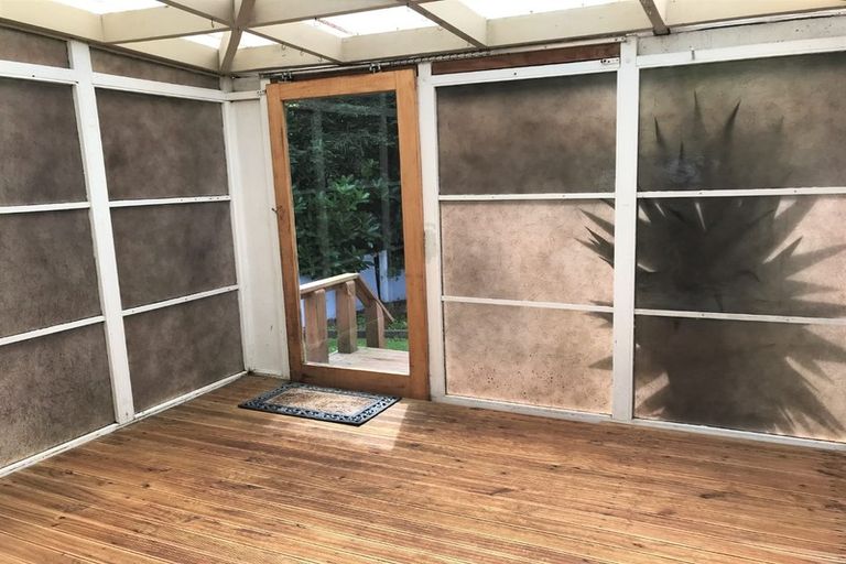 Photo of property in 37 Awanui Street, Merrilands, New Plymouth, 4312