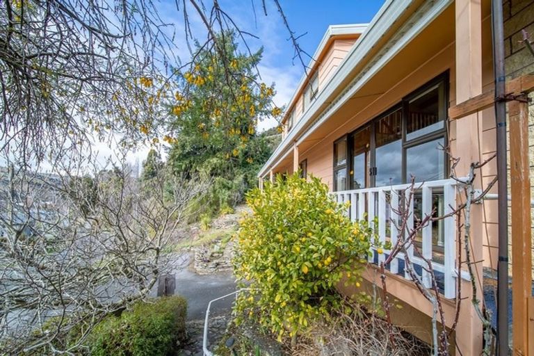 Photo of property in 45 Branxholm Street, Roxburgh, 9500