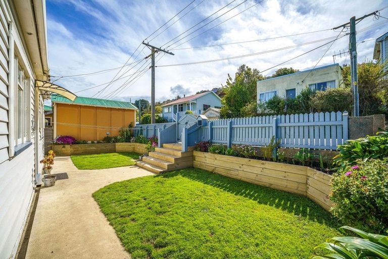 Photo of property in 2 Hawea Street, Ravensbourne, Dunedin, 9022