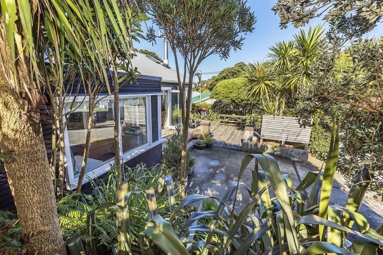 Photo of property in 16 Beach Street, Island Bay, Wellington, 6023