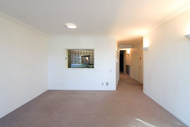 Photo of property in 2/226 Oriental Parade, Oriental Bay, Wellington, 6011