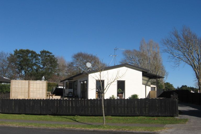 Photo of property in 1 Muirfield Street, Wattle Downs, Auckland, 2103