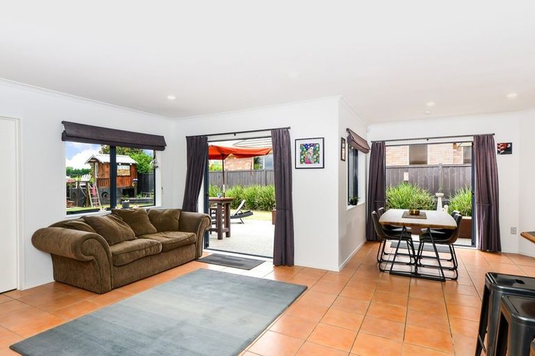 Photo of property in 14 Palm Grove Drive, Western Heights, Hamilton, 3200