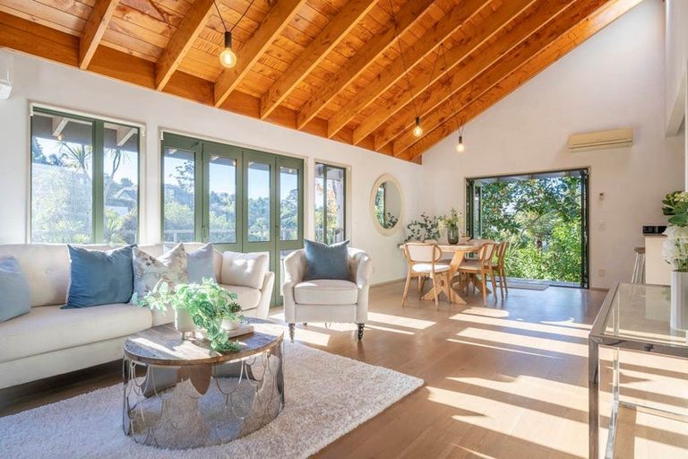 Photo of property in 6 Tree Fern Trail, Campbells Bay, Auckland, 0630