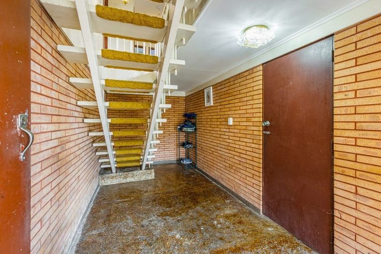 Photo of property in 18 Lilburn Crescent, Massey, Auckland, 0614