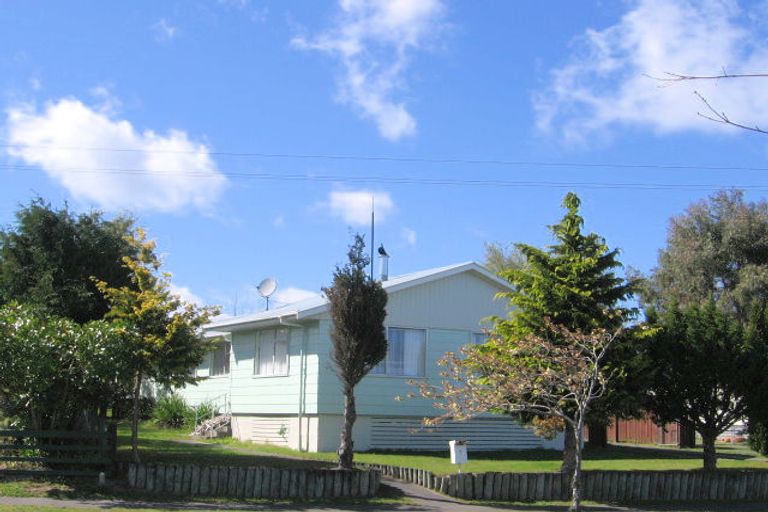 Photo of property in 13 Hilden Place, Hilltop, Taupo, 3330