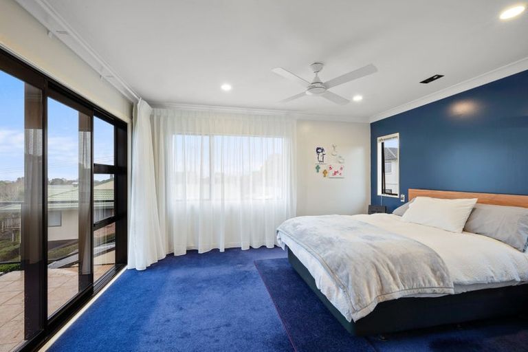 Photo of property in 10 Larsen Place, Merrilands, New Plymouth, 4312