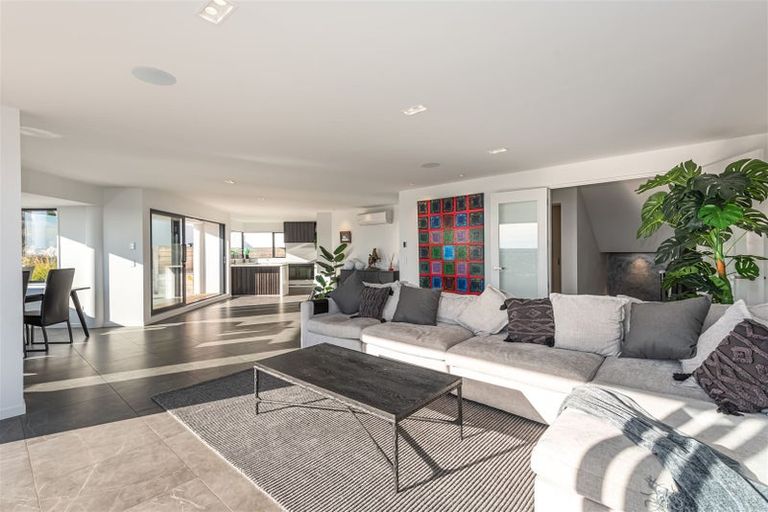 Photo of property in 15 Woodlau Rise, Huntsbury, Christchurch, 8022