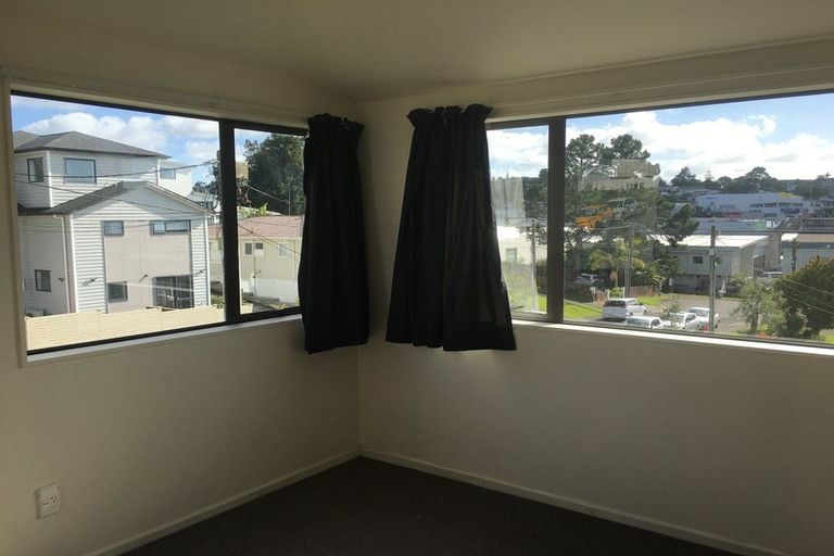 Photo of property in 9 Woodall Place, Totara Vale, Auckland, 0627