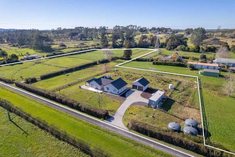 Photo of property in 34 Brookvale Lane, Taupaki, 0782